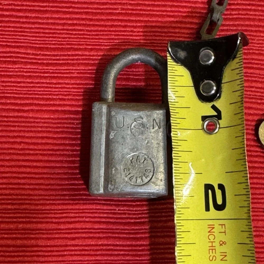WWII Era US Navy USN Padlock w/Keys Patent #2141748‎ Chicago Lock Co